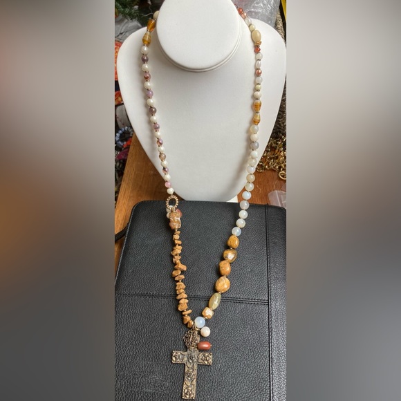 CUPLE Cross & Natural Stone Bead Necklace - Picture 4 of 6